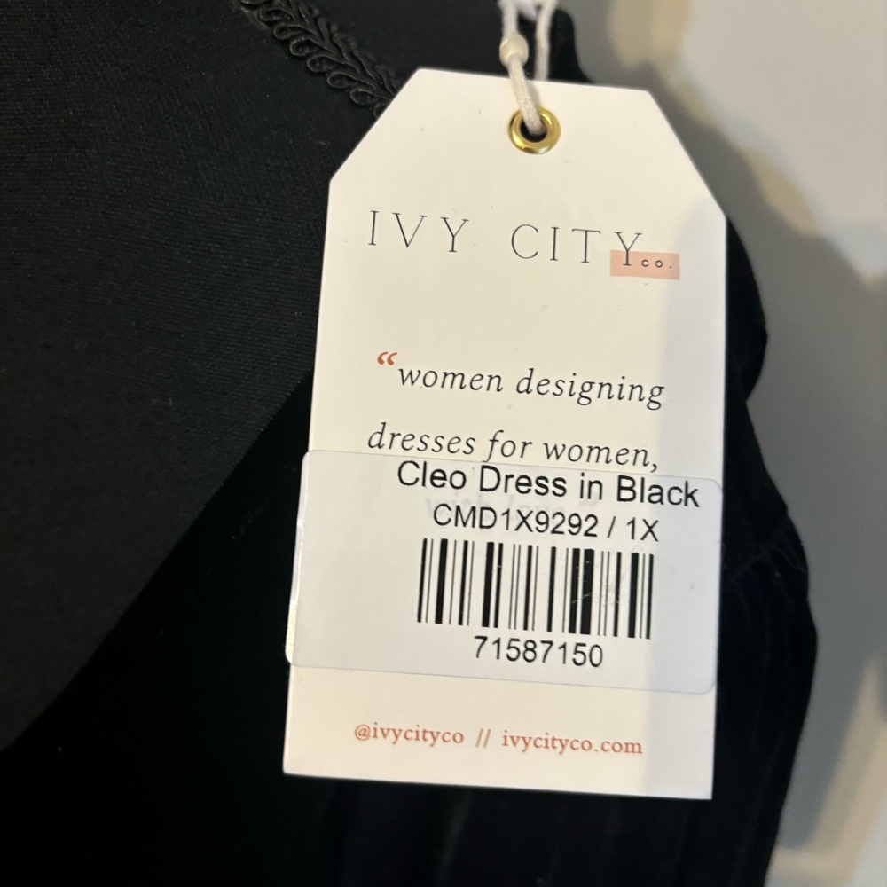 Ivy City Co Cleo Dress Black Velvet Velour Maxi Dress with Puff Sleeves XL - Picture 2 of 7